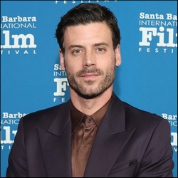 Fran&ccedil;ois Arnaud, acteur de Heated Rivalry